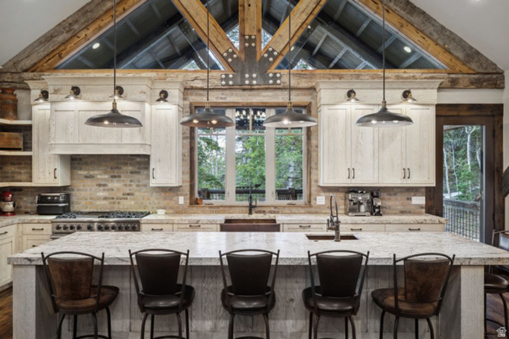 Image 9 of property listing at 1667 W TOLLGATE CANYON RD, Coalville, UT 84017