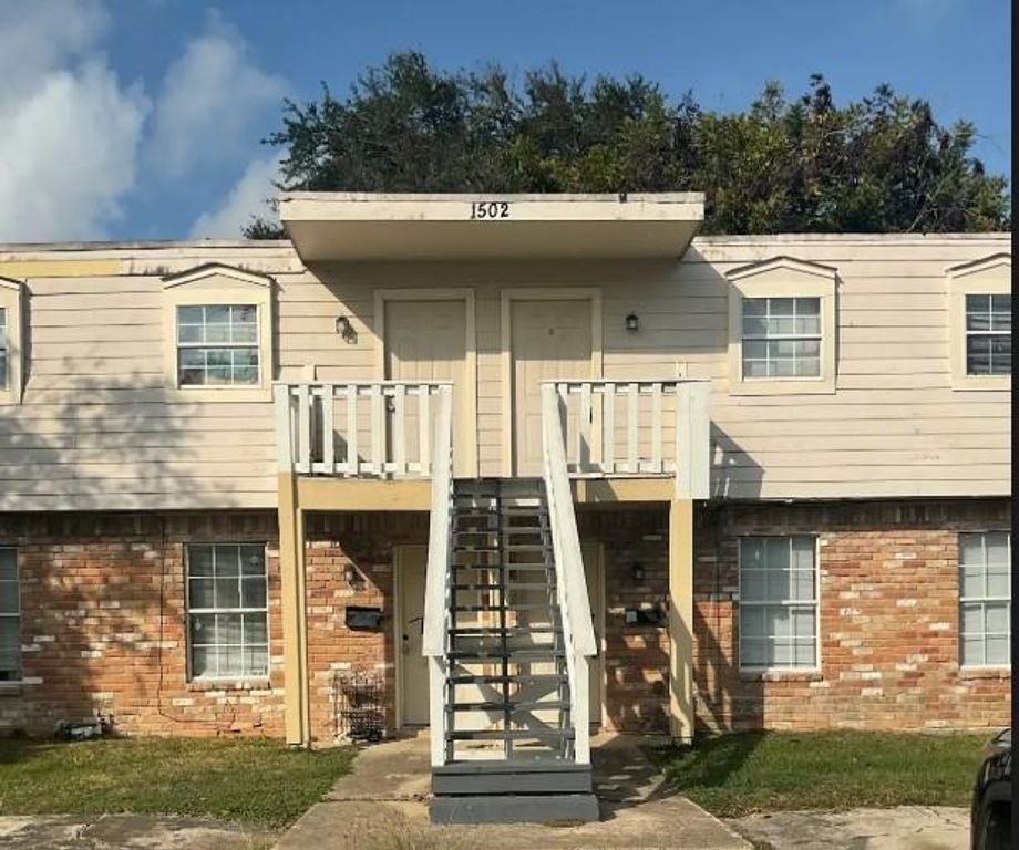 1502 Oleander Dr, La Marque, TX 77568