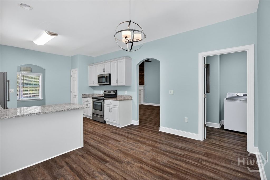 Image 13 of property listing at 212 Rosehill Drive E, Rincon, GA 31326