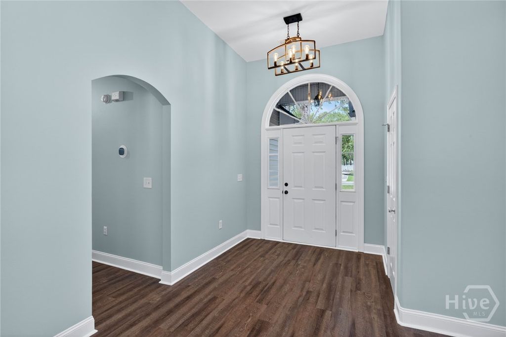 Image 3 of property listing at 212 Rosehill Drive E, Rincon, GA 31326