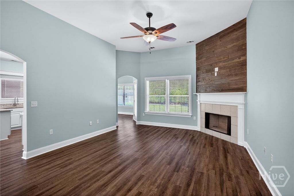 Image 4 of property listing at 212 Rosehill Drive E, Rincon, GA 31326