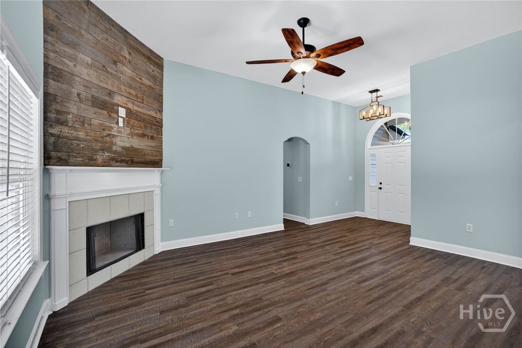 Image 6 of property listing at 212 Rosehill Drive E, Rincon, GA 31326