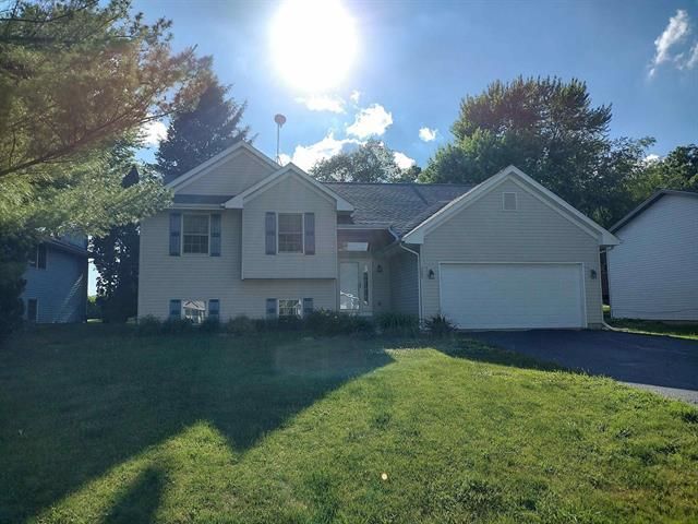 152 Columbia Street, Poplar Grove, IL 61065