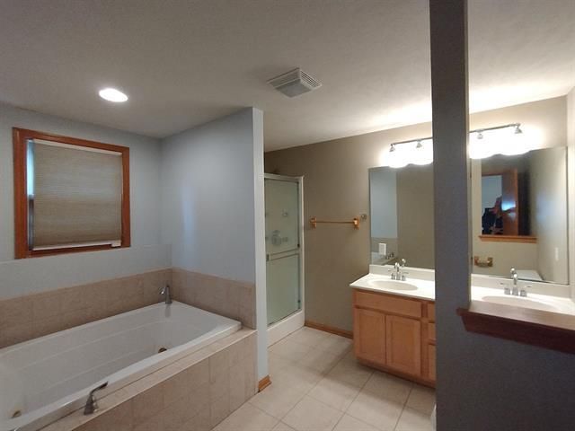 152 Columbia Street, Poplar Grove, IL 61065