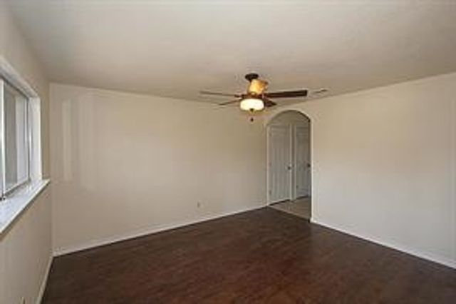 829 Sunshine Lane, Grapevine, TX 76051
