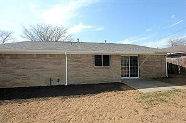 829 Sunshine Lane, Grapevine, TX 76051