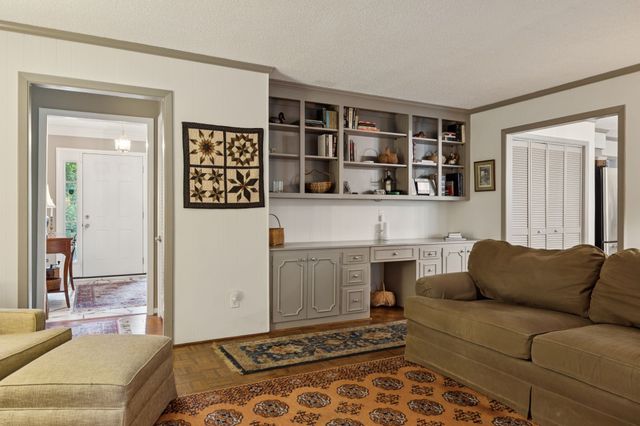 6601 Harcourt Cir, Nashville, TN 37205