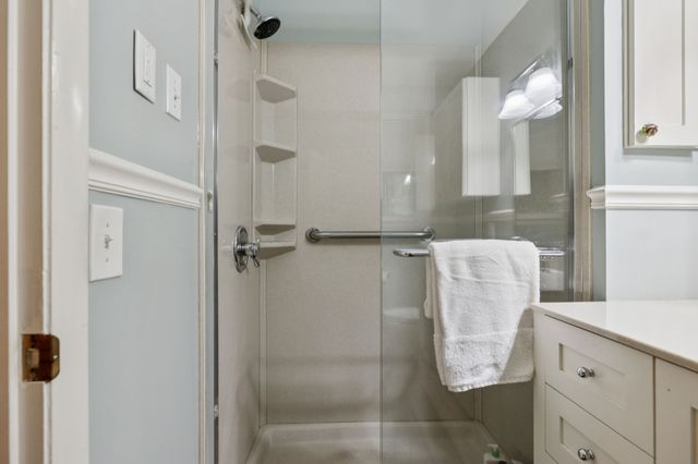 6601 Harcourt Cir, Nashville, TN 37205