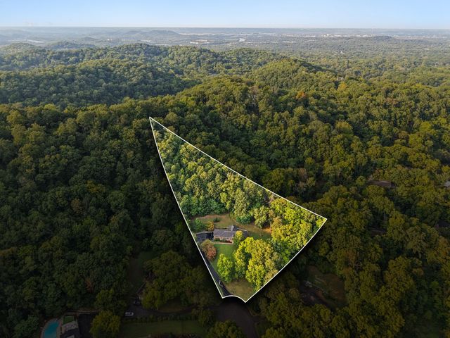 6601 Harcourt Cir, Nashville, TN 37205