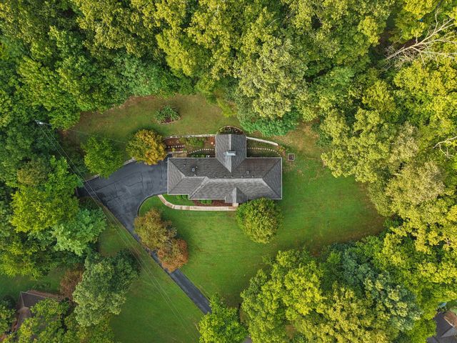 6601 Harcourt Cir, Nashville, TN 37205