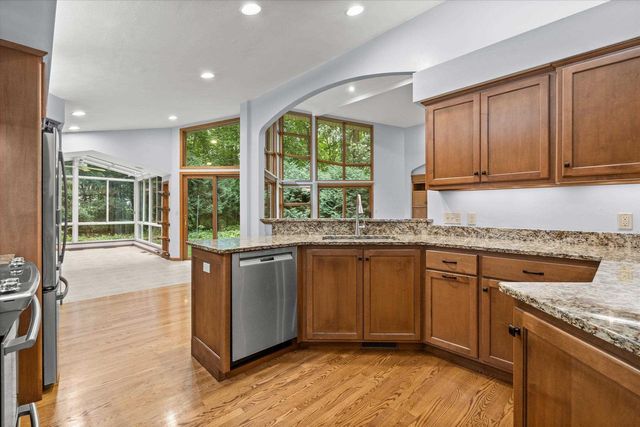 1525 S WEIMAR STREET, Appleton, WI 54915