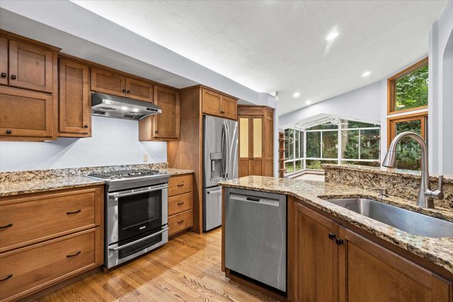 1525 S WEIMAR STREET, Appleton, WI 54915