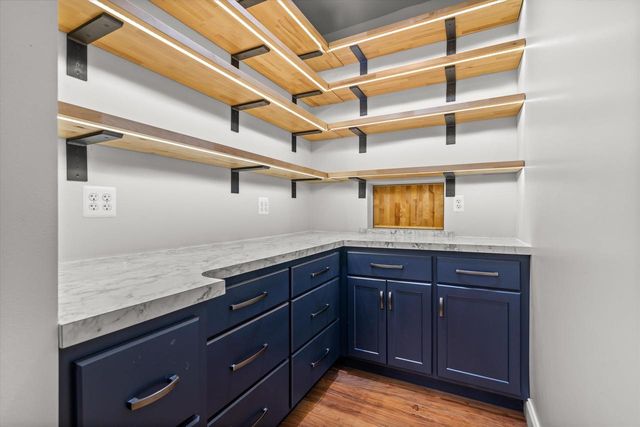 1525 S WEIMAR STREET, Appleton, WI 54915