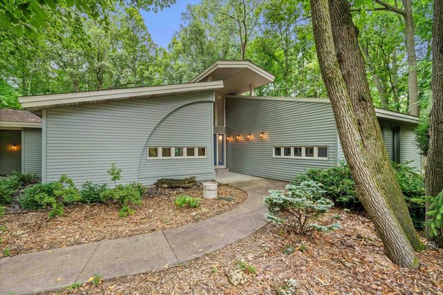 1525 S WEIMAR STREET, Appleton, WI 54915
