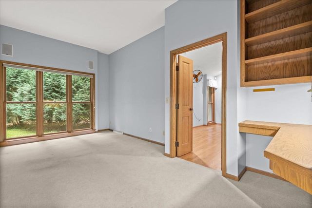 1525 S WEIMAR STREET, Appleton, WI 54915