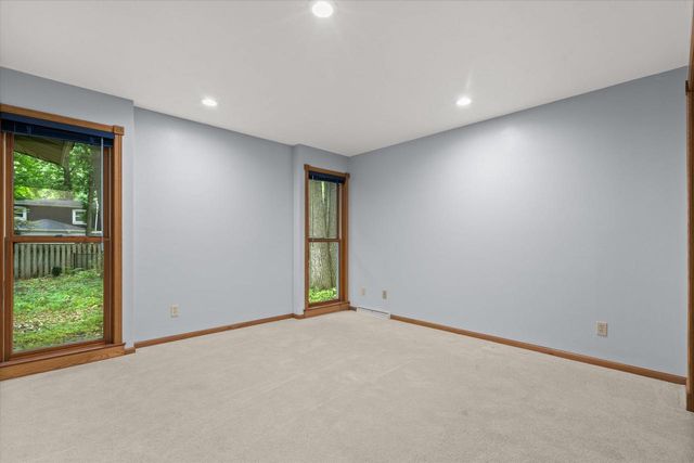 1525 S WEIMAR STREET, Appleton, WI 54915
