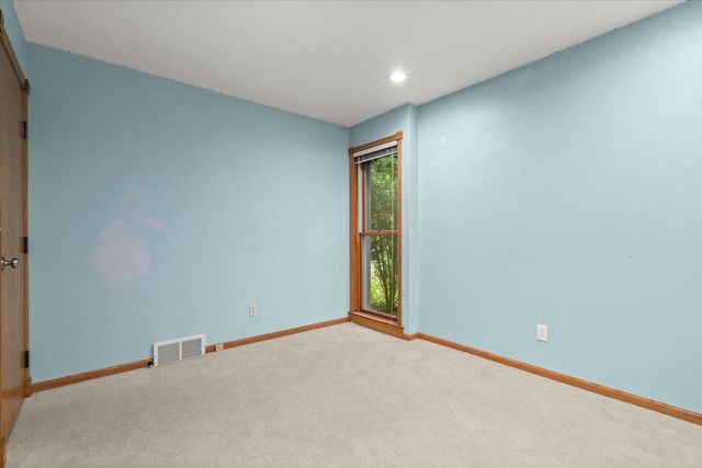 1525 S WEIMAR STREET, Appleton, WI 54915
