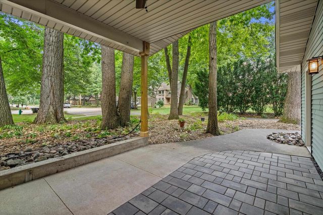 1525 S WEIMAR STREET, Appleton, WI 54915