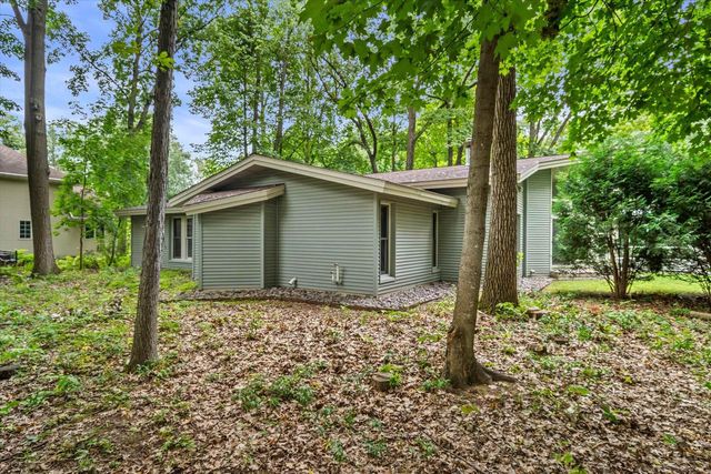 1525 S WEIMAR STREET, Appleton, WI 54915