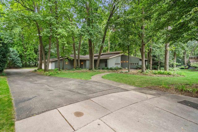 1525 S WEIMAR STREET, Appleton, WI 54915