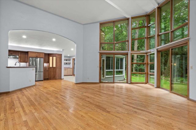 1525 S WEIMAR STREET, Appleton, WI 54915