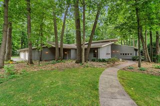 1525 S WEIMAR STREET, Appleton, WI 54915