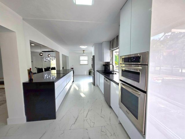12231 Areaca Drive, Wellington, FL 33414