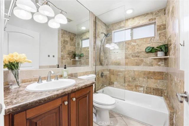 7006 Valmont B, Tujunga, CA 91042