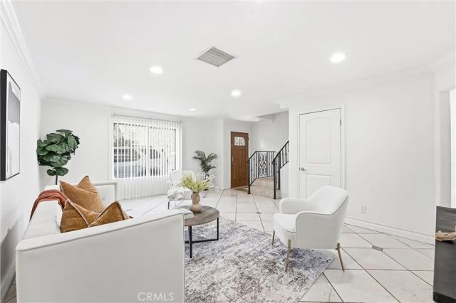 7006 Valmont B, Tujunga, CA 91042