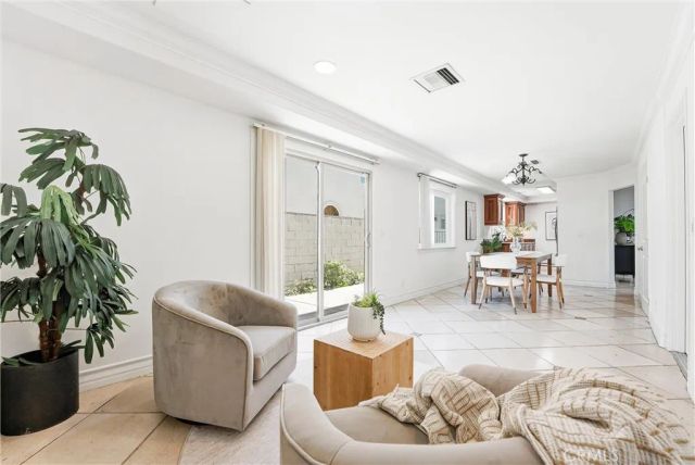 7006 Valmont B, Tujunga, CA 91042