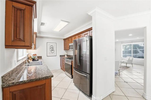 7006 Valmont B, Tujunga, CA 91042