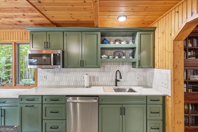 383 Bull Frog Lane, Clayton, GA 30525