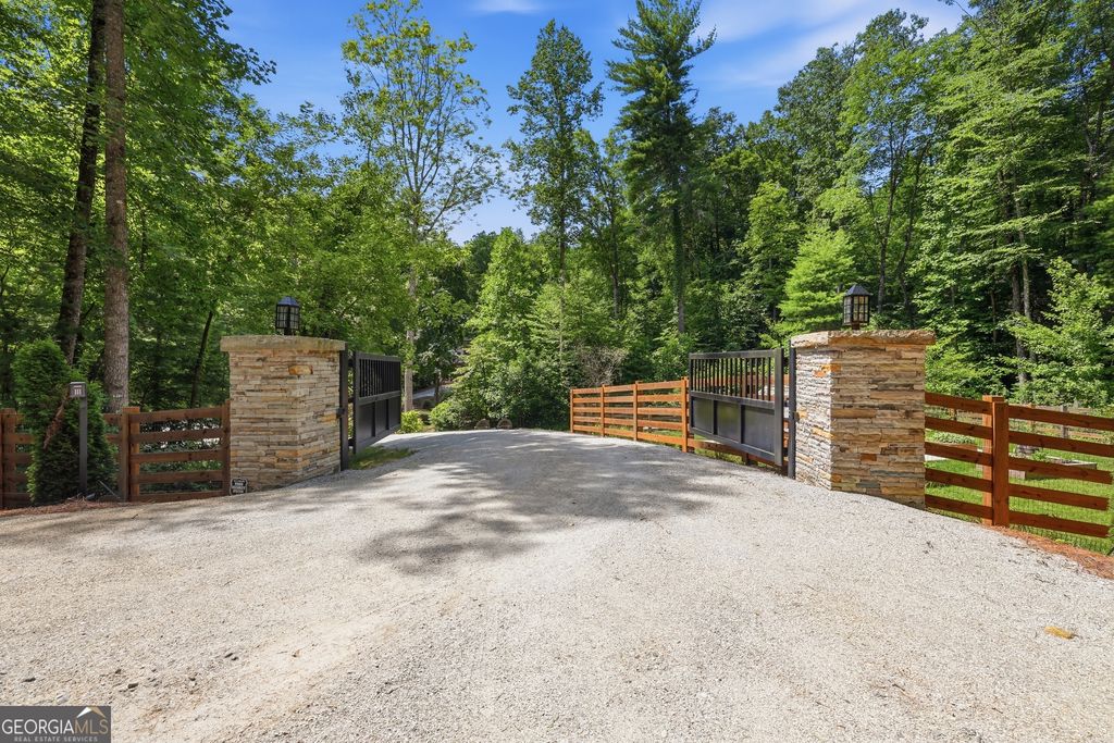 383 Bull Frog Lane, Clayton, GA 30525