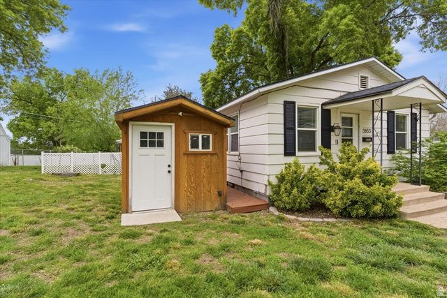 3855 GRANDVIEW DR, Ogden, UT 84403
