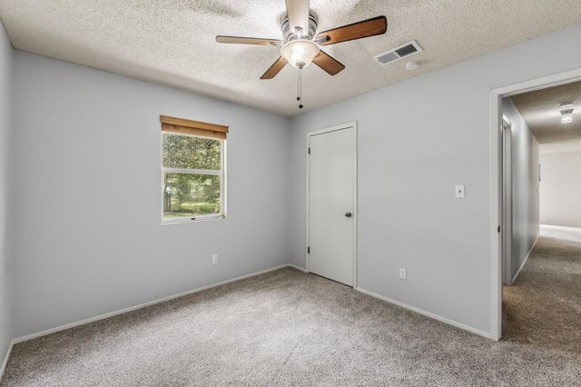 17 Pine Wood Drive, Huntsville, TX 77320