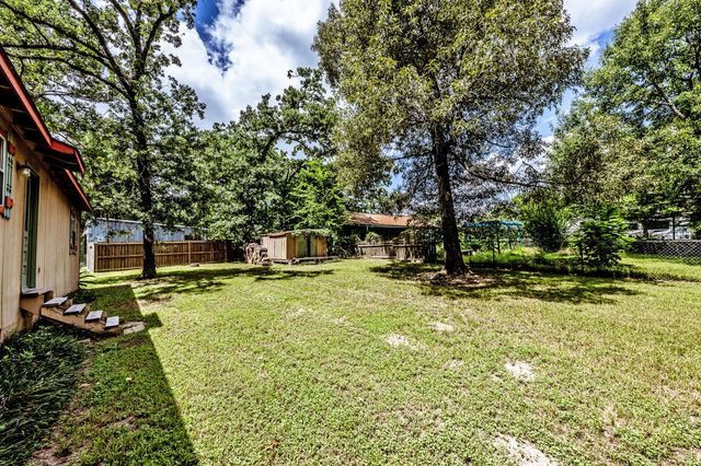 17 Pine Wood Drive, Huntsville, TX 77320