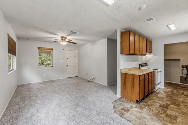 17 Pine Wood Drive, Huntsville, TX 77320