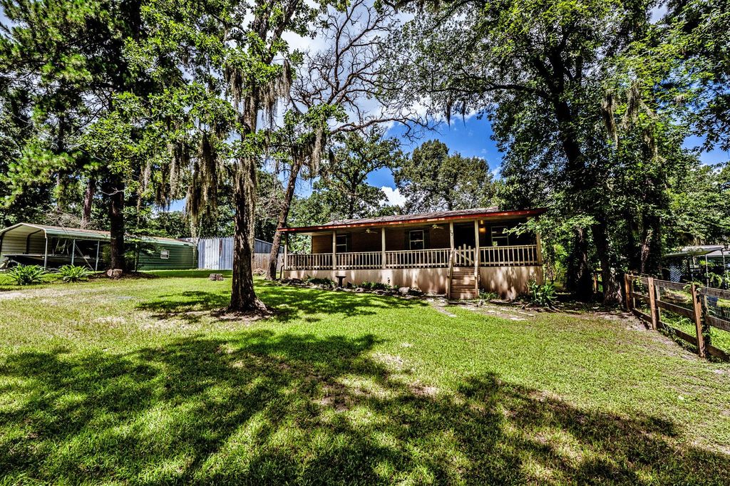 17 Pine Wood Drive, Huntsville, TX 77320