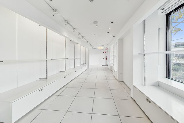 2611 Prairie Avenue, Evanston, IL 60201