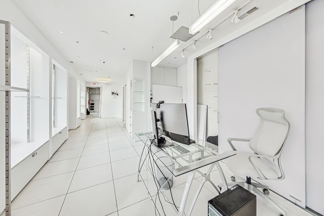 2611 Prairie Avenue, Evanston, IL 60201