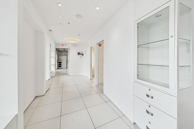 2611 Prairie Avenue, Evanston, IL 60201