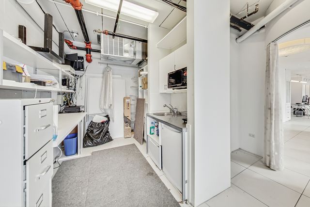 2611 Prairie Avenue, Evanston, IL 60201