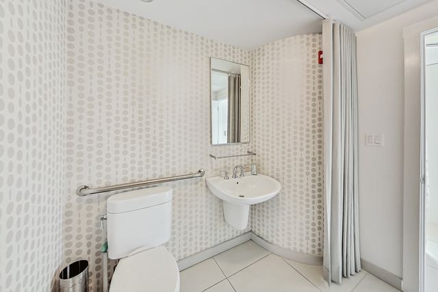 2611 Prairie Avenue, Evanston, IL 60201