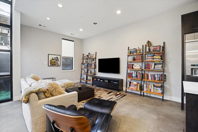 6504 Rodrigo Street B, Houston, TX 77007