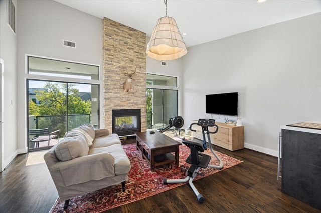 6504 Rodrigo Street B, Houston, TX 77007