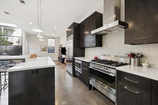 6504 Rodrigo Street B, Houston, TX 77007