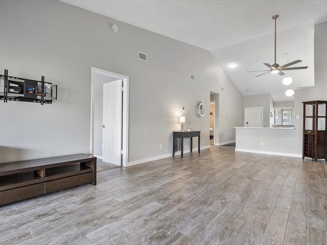 3200 NW 46th Street 203, Oakland Park, FL 33309