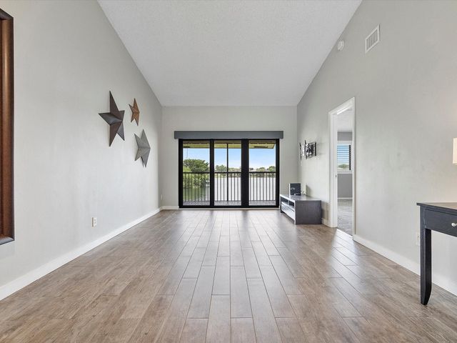 3200 NW 46th Street 203, Oakland Park, FL 33309