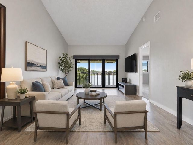 3200 NW 46th Street 203, Oakland Park, FL 33309