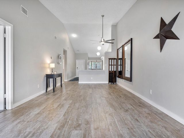 3200 NW 46th Street 203, Oakland Park, FL 33309